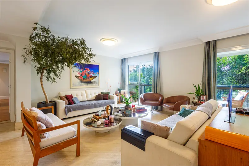 Apartamento com 4 quartos à venda em Moema – SP