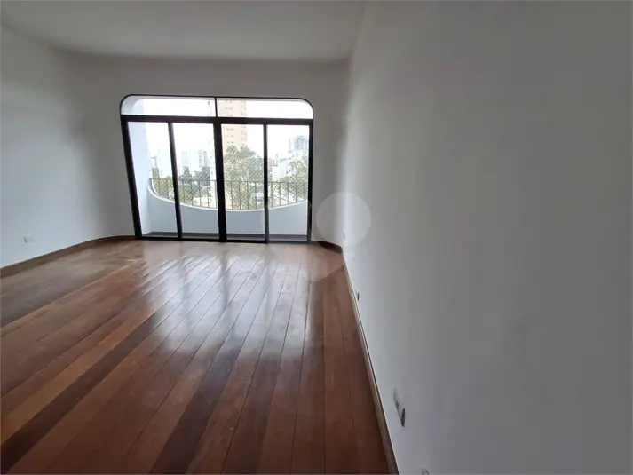 Apartamento com 3 quartos para alugar em Chácara Santo Antônio – SP