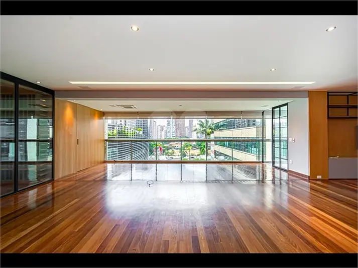 Apartamento com 3 quartos à venda em Itaim Bibi – SP