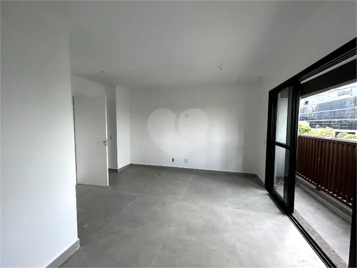 Salas com 1 quarto à venda ou para alugar em Pinheiros – SP