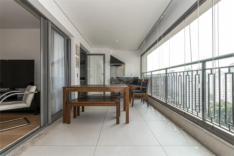 Apartamento com 3 quartos à venda em Moema – SP