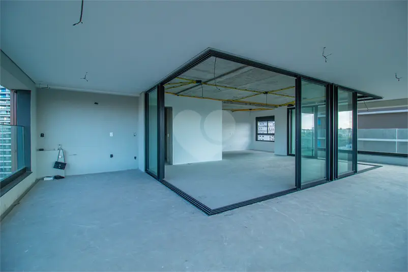 Apartamento com 4 quartos à venda em Moema – SP