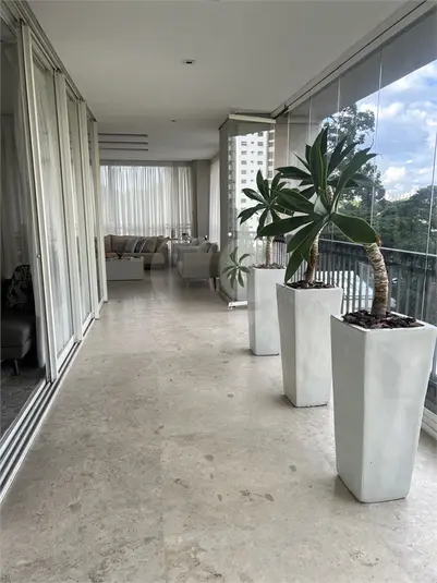 Apartamento com 4 quartos à venda em Moema – SP