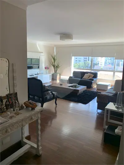 Apartamento com 3 quartos à venda em Bela Vista – SP