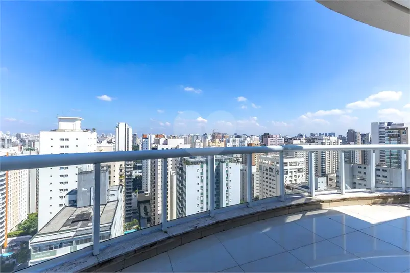 Cobertura com 4 quartos à venda em Moema – SP