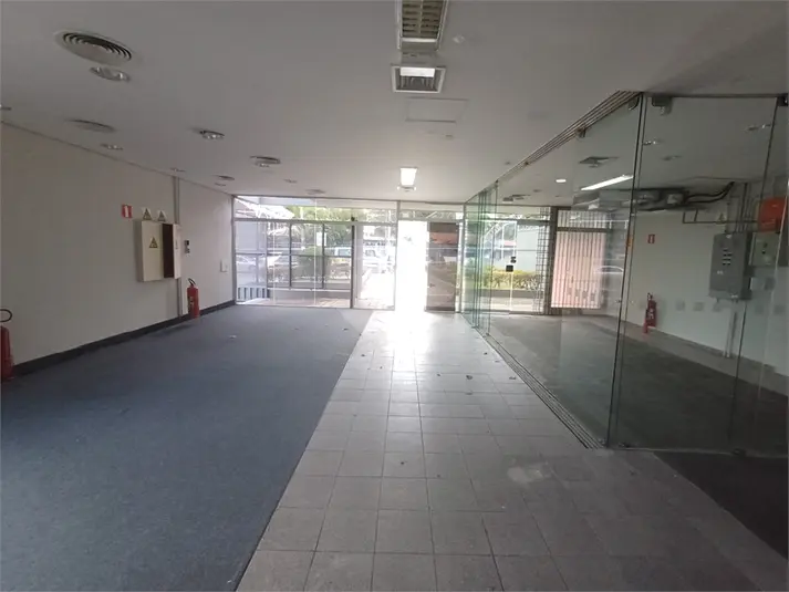 Prédio inteiro à venda ou para alugar em Santana – SP