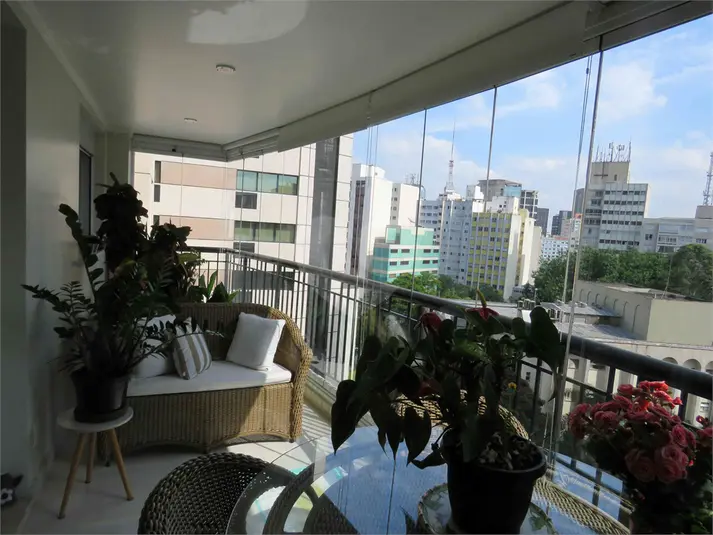 Apartamento com 3 quartos à venda em Bela Vista – SP