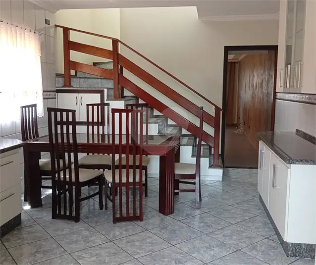 Sobrado com 3 quartos para alugar em Jardim Regina – SP