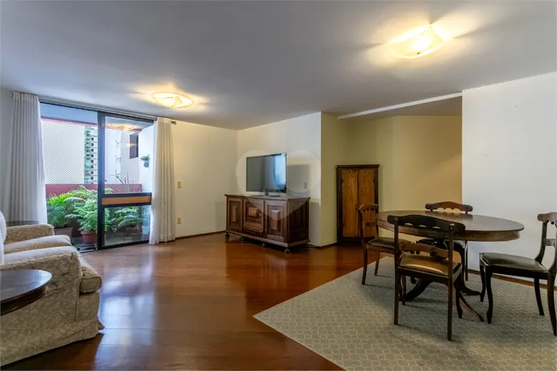 Apartamento com 3 quartos à venda em Moema – SP