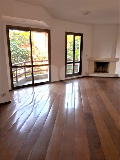 Apartamento com 3 quartos à venda ou para alugar em Vila Sônia – SP