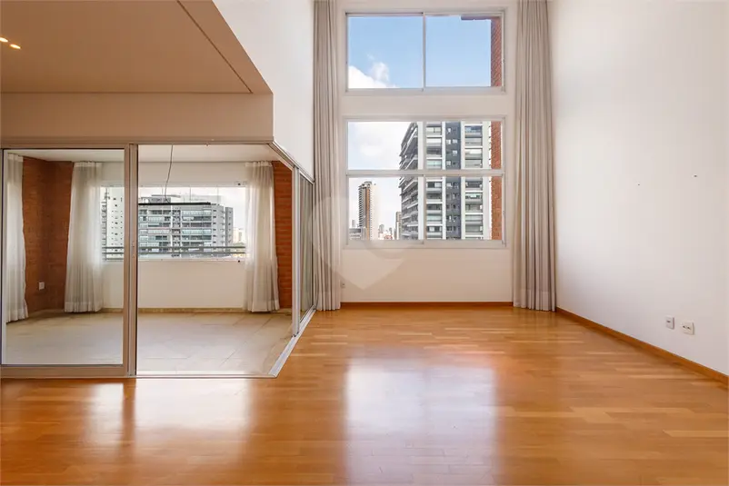 Duplex com 3 quartos à venda em Pinheiros – SP