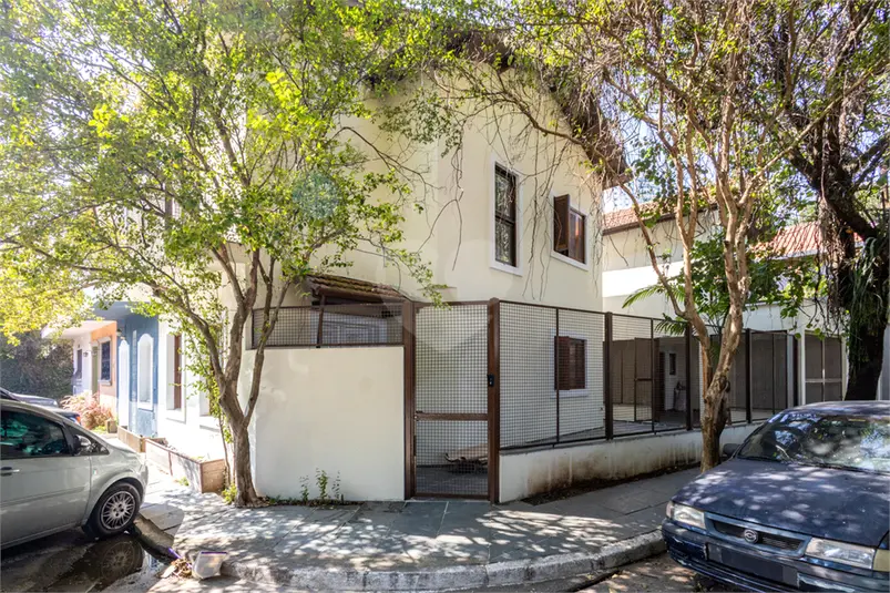 Sobrado com 4 quartos para alugar em Paraíso – SP