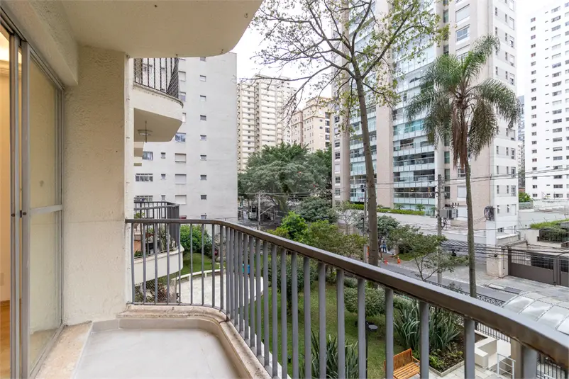 Apartamento com 3 quartos à venda em Moema – SP