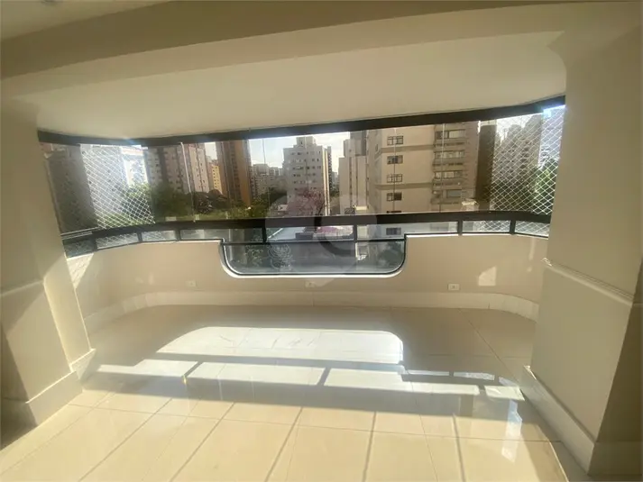 Apartamento com 4 quartos à venda em Moema – SP