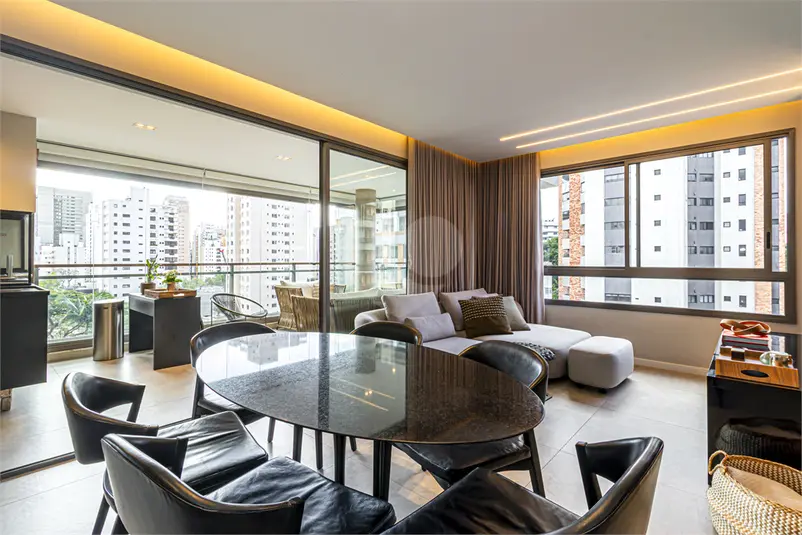 Apartamento com 3 quartos à venda em Moema – SP
