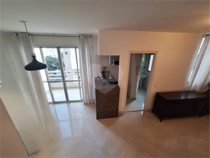 Duplex com 2 quartos para alugar em Moema – SP