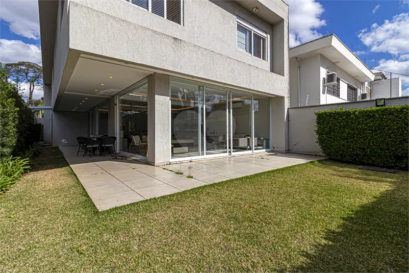Casa com 4 quartos à venda em Moema – SP