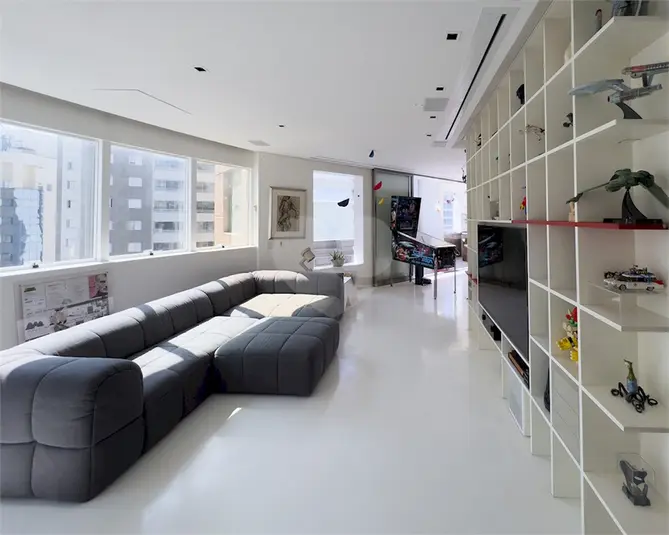 Apartamento com 3 quartos à venda em Moema – SP