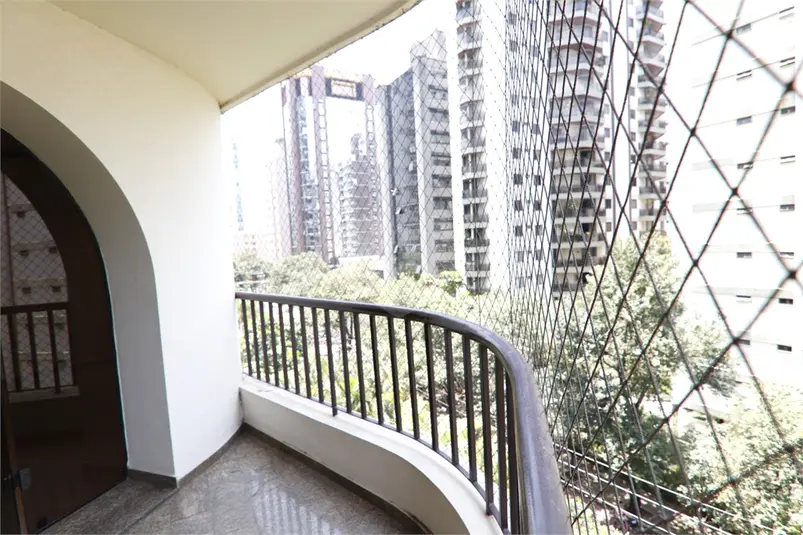 Apartamento com 4 quartos à venda em Moema – SP
