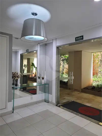 Apartamento com 3 quartos para alugar em Morumbi – SP