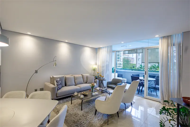 Apartamento com 3 quartos à venda em Moema – SP