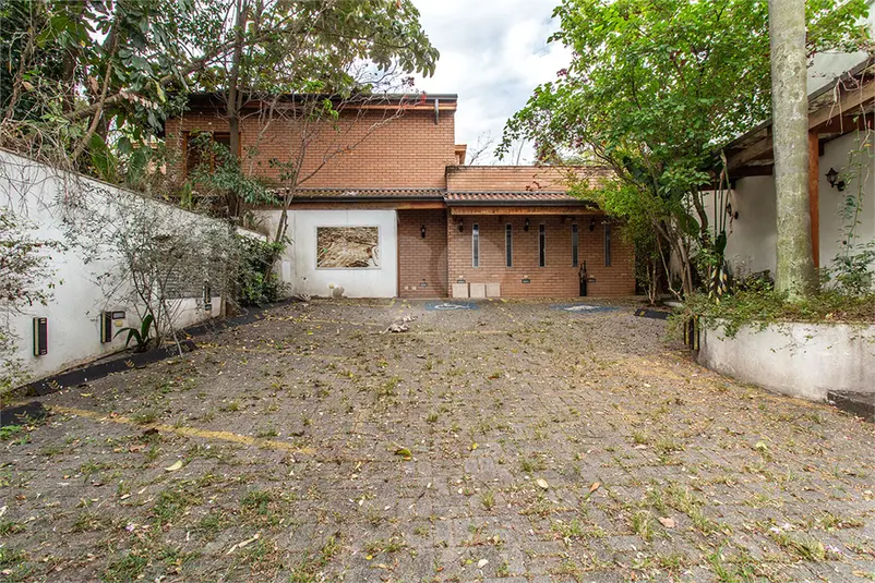 Sobrado com 3 quartos à venda em Alto de Pinheiros – SP