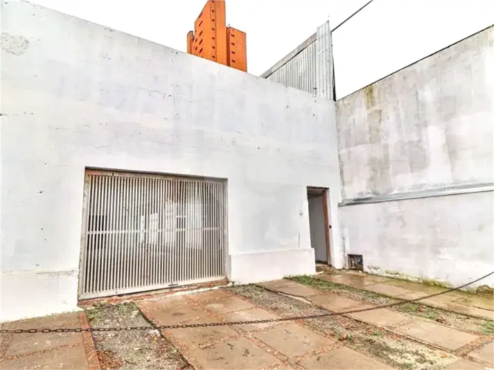 Loja à venda ou para alugar em Moema – SP