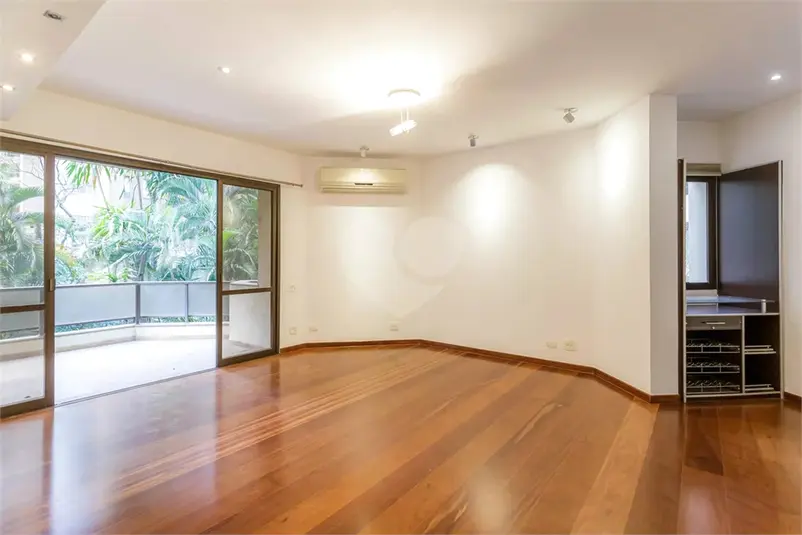 Apartamento com 3 quartos à venda em Itaim Bibi – SP