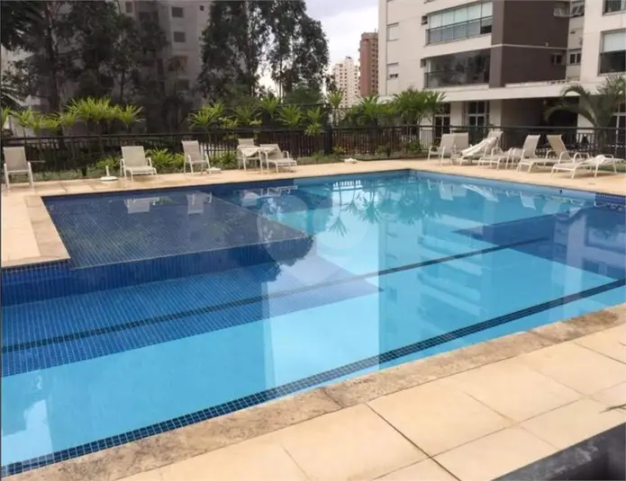 Apartamento com 3 quartos à venda ou para alugar em Morumbi – SP