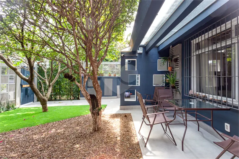 Casa de vila com 4 quartos à venda em Alto de Pinheiros – SP