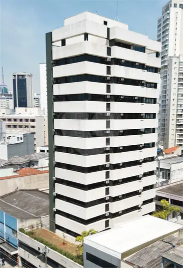 Prédio inteiro à venda ou para alugar em Liberdade – SP