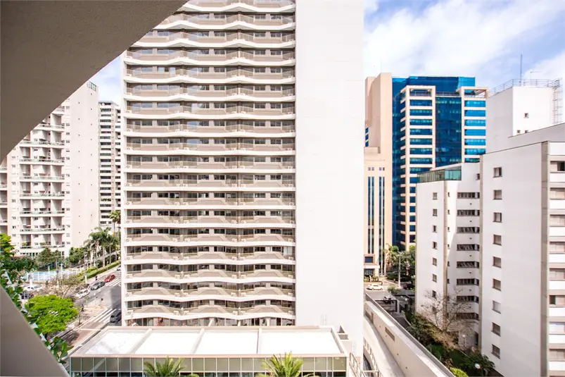 Apartamento com 3 quartos à venda em Moema – SP