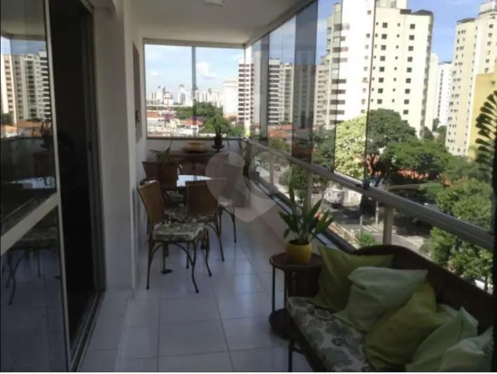 Apartamento com 4 quartos à venda em Moema – SP
