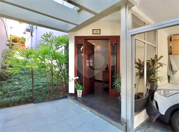 Casa com 4 quartos à venda em Alto de Pinheiros – SP