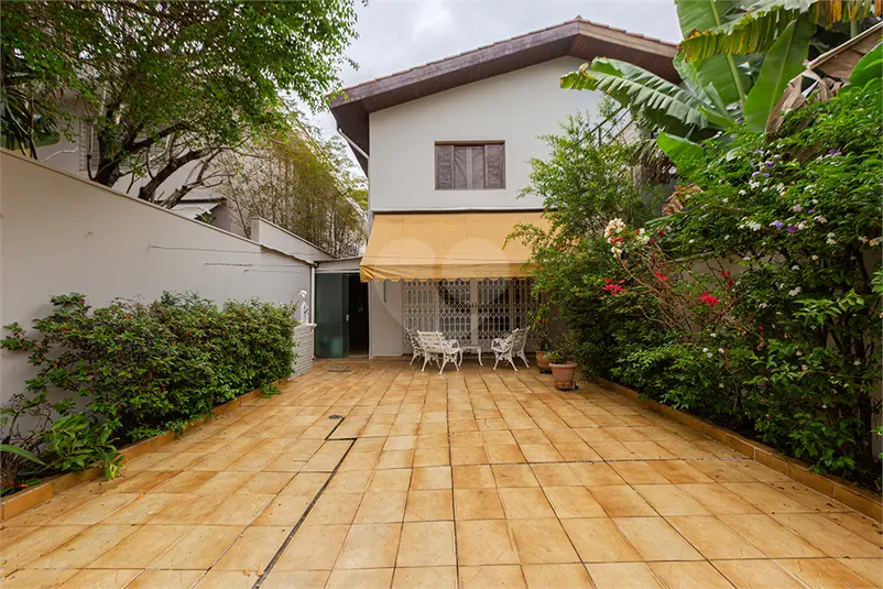 Sobrado com 3 quartos à venda em Alto de Pinheiros – SP