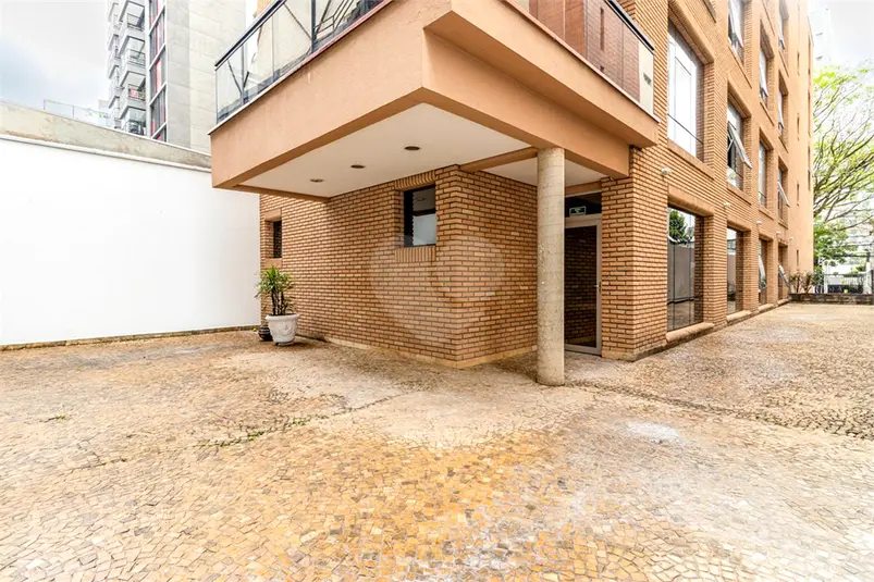 Prédio inteiro à venda ou para alugar em Vila Olímpia – SP