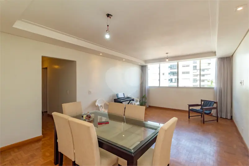 Apartamento com 3 quartos à venda em Moema – SP