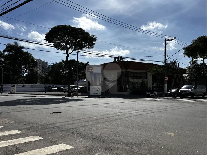 Galpão à venda em Cambuci – SP