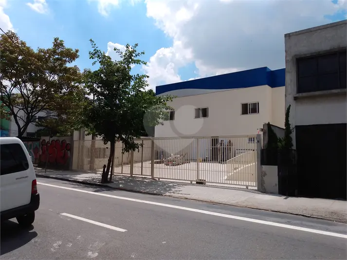 Prédio inteiro à venda em Cambuci – SP