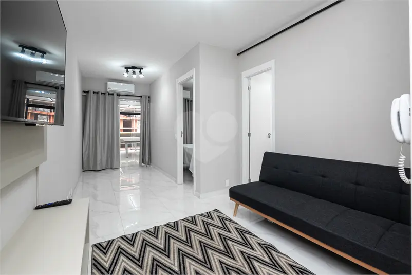 Apartamento com 2 quartos para alugar em Centro – SP