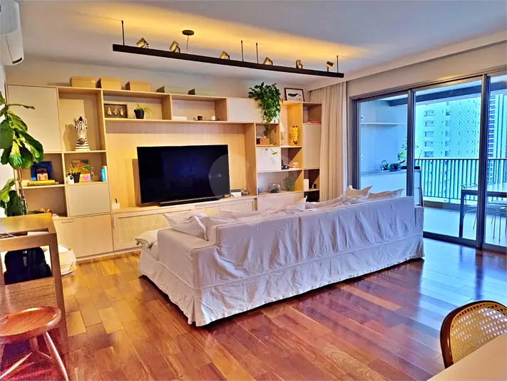 Apartamento com 4 quartos à venda em Moema – SP