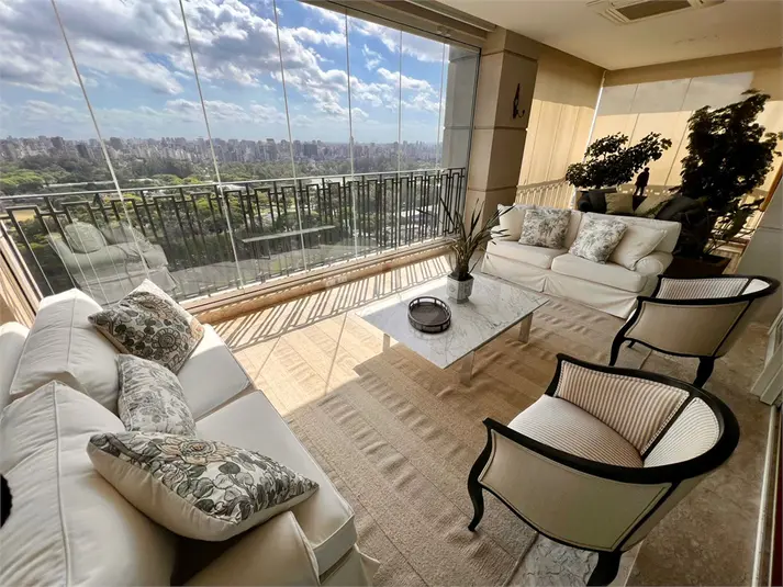 Apartamento com 3 quartos à venda em Ibirapuera – SP