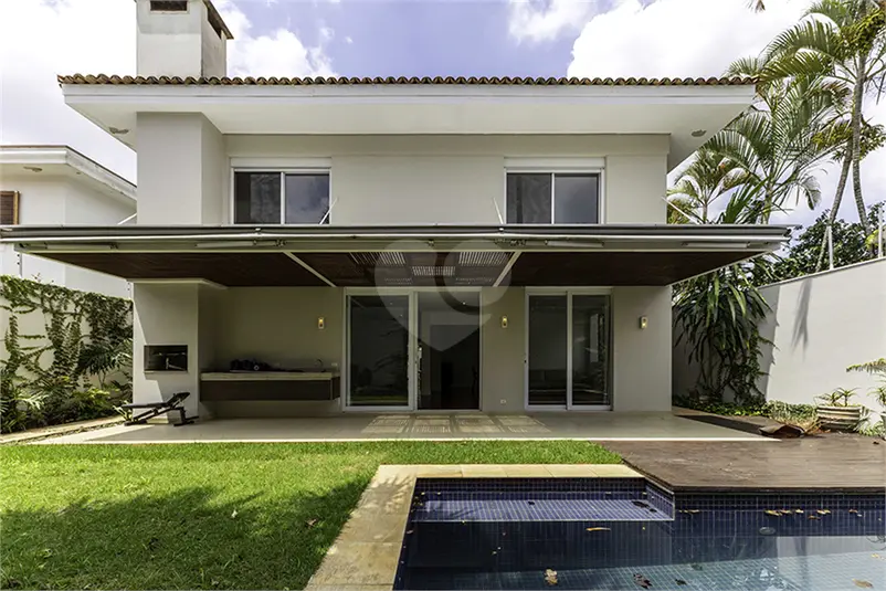 Casa com 4 quartos à venda em Alto de Pinheiros – SP