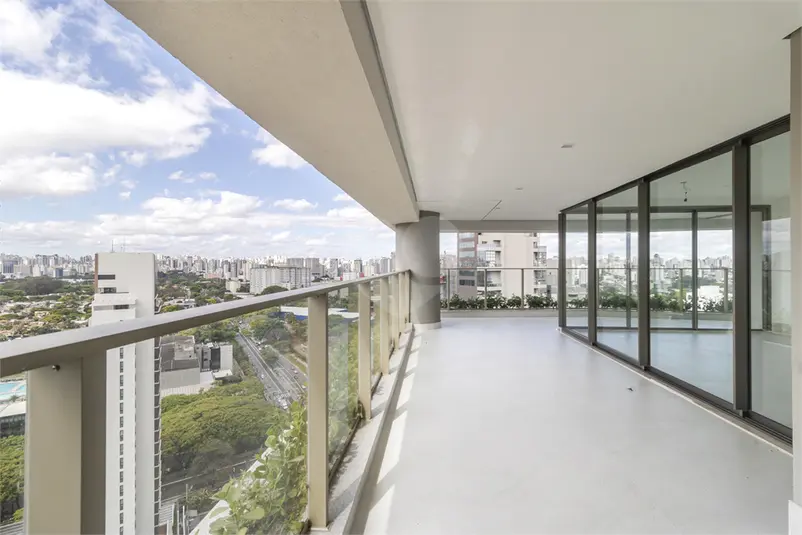 Apartamento com 3 quartos à venda em Moema – SP
