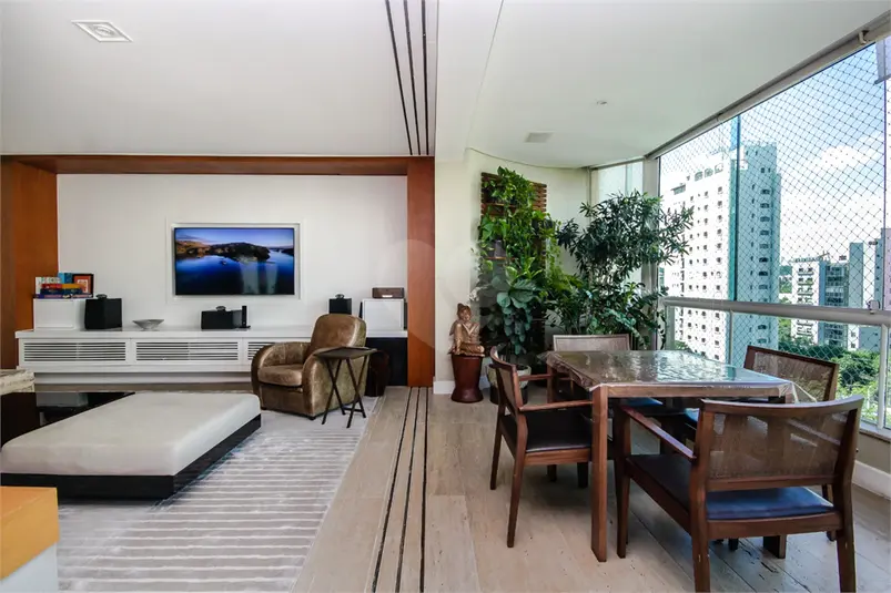 Apartamento com 4 quartos à venda ou para alugar em Alto de Pinheiros – SP