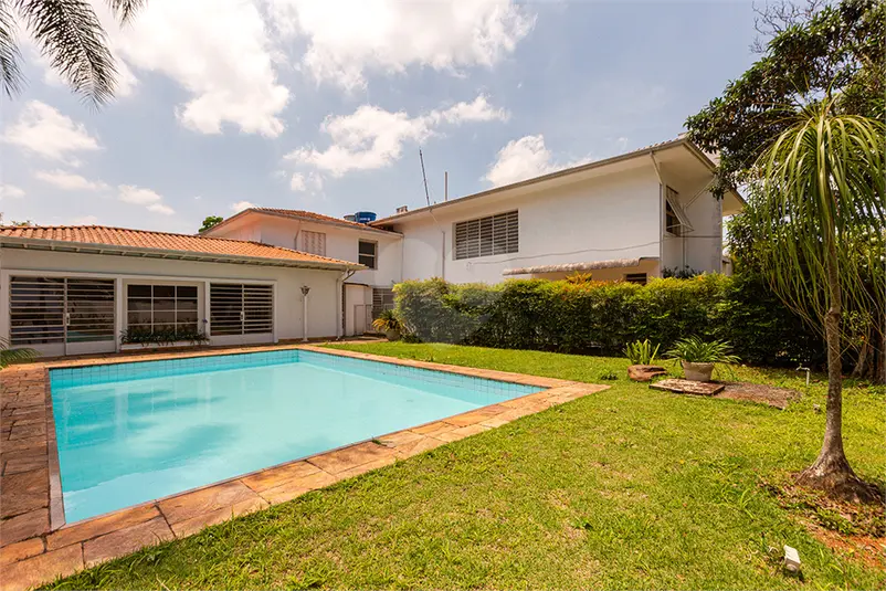 Casa de vila com 4 quartos à venda em Pacaembú – SP