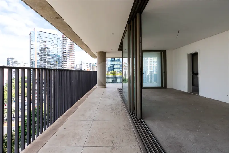 Apartamento com 3 quartos à venda em Vila Olímpia – SP