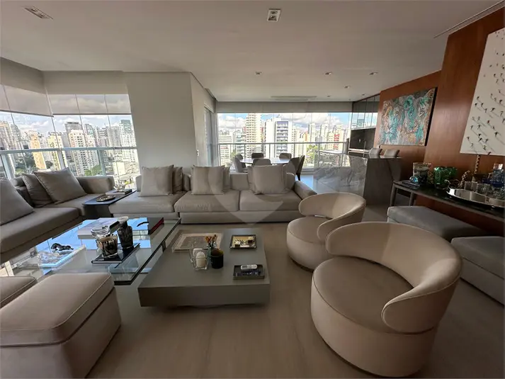 Apartamento com 3 quartos à venda em Vila Olímpia – SP