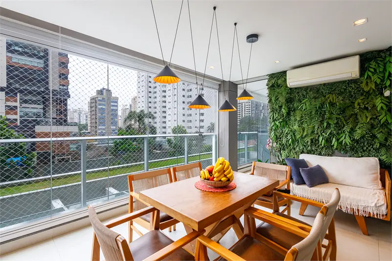 Apartamento com 2 quartos à venda em Moema – SP