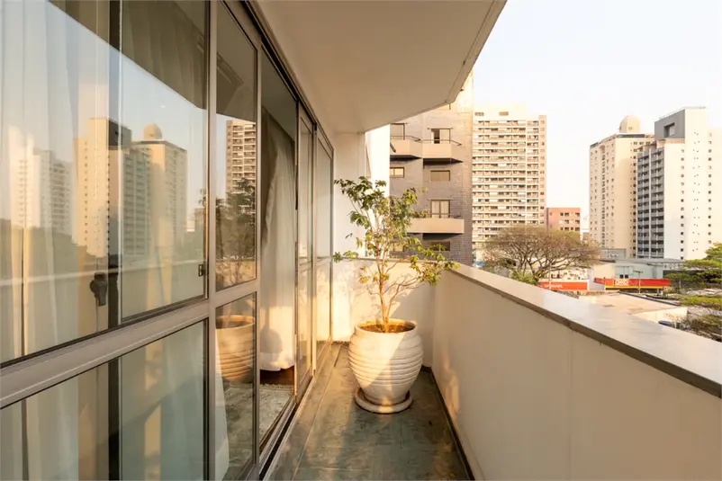 Apartamento com 5 quartos à venda em Moema – SP